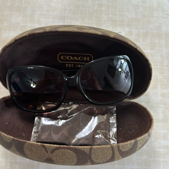 Coach sun glasses - Picture 1 of 9
